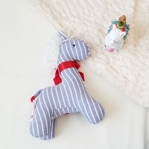 LAST CHANCE Kate Finn blue and white horse - Picture 2 of 6